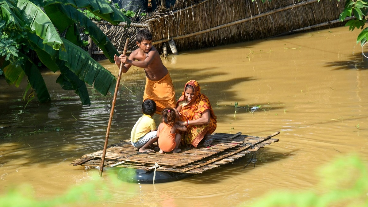 बिहार में बाढ़ से हाहाकार