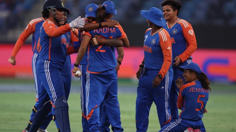 India Beat Sri Lanka By 82 Runs Harmanpreet Kaur INDW vs SLW Match Report Womens T20 World Cup 2024 Latest Sports News India vs Sri Lanka Women: भारत ने श्रीलंका से लिया एशिया कप फाइनल की हार का बदला, धमाकेदार जीत से सेमीफाइनल की उम्मीदें जीवित