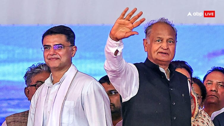 congress has appointed ashok gehlot sachin pilot and bhupesh baghel senior observer for maharashtra अशोक गहलोत-सचिन पायलट को कांग्रेस ने सौंपी अहम जिम्मेदारी, महाराष्ट्र में साथ करेंगे काम