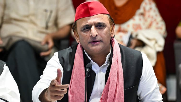 samajwadi party chief Akhilesh Yadav first reaction on Bahraich news बहराइच हिंसा पर सपा प्रमुख अखिलेश यादव की पहली प्रतिक्रिया, लगाये गंभीर आरोप, जानें- क्या कहा?