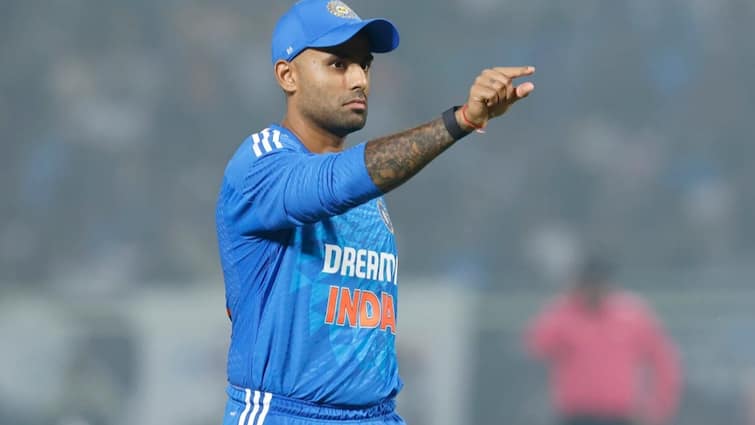 india captain suryakumar yadav reveals sanju samson and abhishek sharma to open ind vs ban t20 series IND vs BAN: इस तूफानी बल्लेबाज के साथ ओपनिंग करेंगे सैमसन,  बांग्लादेश सीरीज से पहले कप्तान सूर्यकुमार का बड़ा एलान