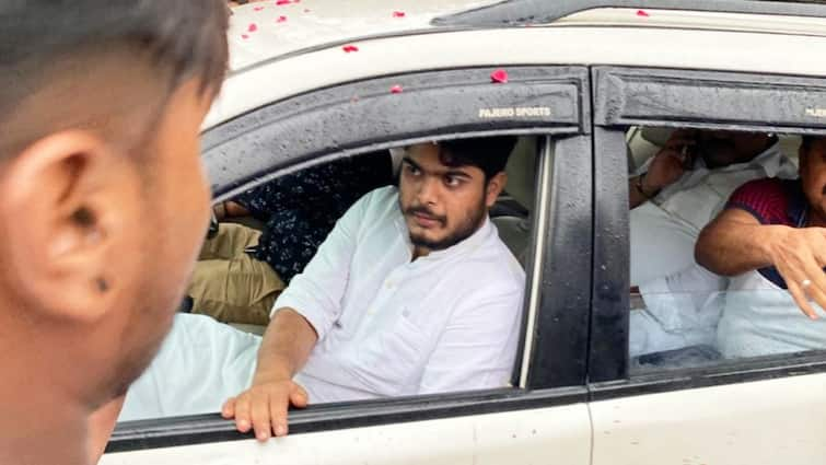 Shahabuddin Son Osama Shahab Will Join RJD Hena Shahab Tejashwi Yadav Lalu Prasad Yadav ANN लालू यादव ने कर दिया बड़ा खेल! RJD में शामिल होंगे शहाबुद्दीन के बेटे ओसामा, 2025 में मिलेगा टिकट?