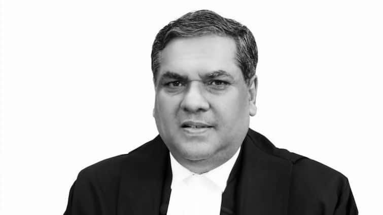 Justice Sanjiv Khanna to be the Next Chief Justice of India President Issues Notification जस्टिस संजीव खन्ना होंगे अगले चीफ जस्टिस, 11 नवंबर से देश के 51वें CJI के तौर पर संभालेंगे पद