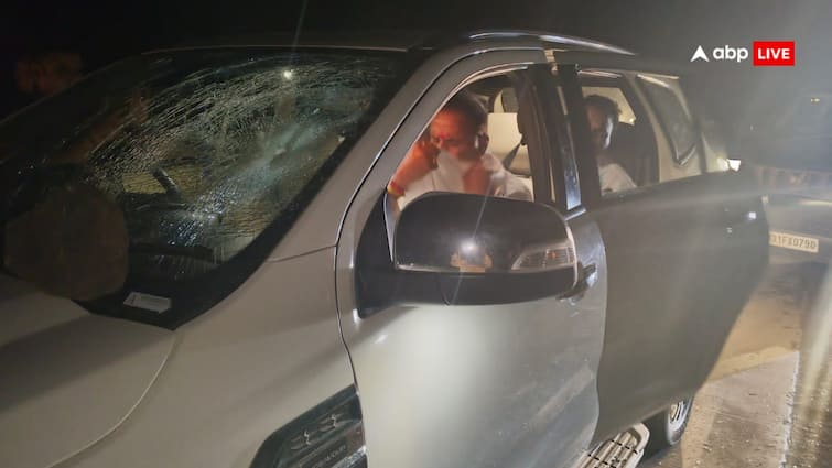 Anil Deshmukh car attacked Katol Injured in stone pelting on car महाराष्ट्र के पूर्व गृहमंत्री अनिल देशमुख के काफिले पर हमला, सिर में लगी चोट