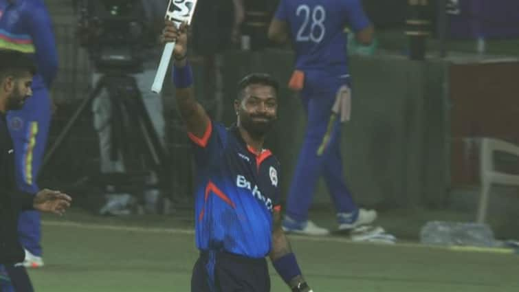 Hardik Pandya hit Half Century baroda wins by 5 wickets against Gujarat syed mushtaq ali trophy Hardik Pandya: हार्दिक पांड्या की विस्फोटक पारी, छक्के-चौके जड़ बड़ौदा को दिलाई जीत, भाई की कप्तानी में खेला मैच