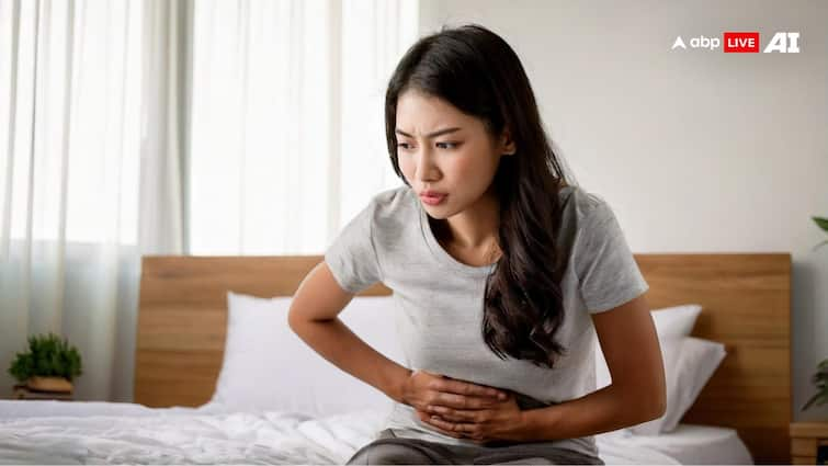 Gas before your period is a common symptom of PMS read full artcile in hindi पीरियड्स आने से ठीक पहले क्यों बनने लगती है गैस? जान लीजिए इसका कारण