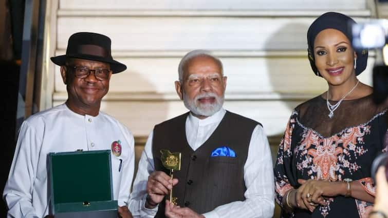 PM Narendra Modi Historic Visit to Nigeria A New Chapter in India Nigeria Ties Going To Brazil नाइजीरिया से ब्राजील के लिए रवाना हुए पीएम मोदी, G-20 समिट में होंगे शामिल