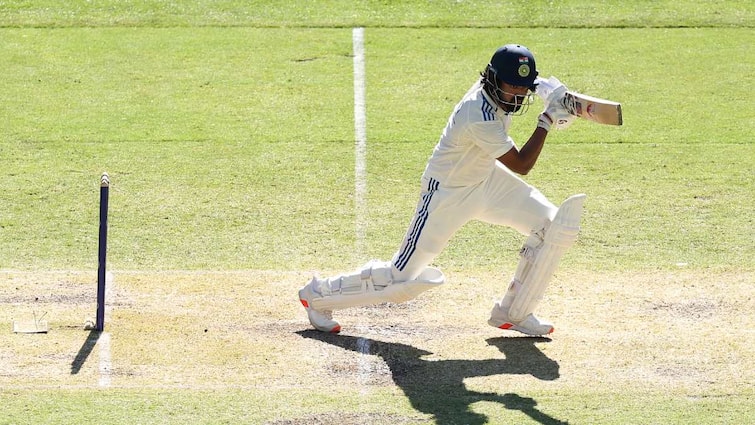 KL Rahul hit Half Century against australia record break IND vs AUS 1st Test yashasvi jaiswal KL Rahul Half Century: यशस्वी-राहुल ने शतकीय साझेदारी से पर्थ में रचा इतिहास, 2004 के बाद पहली बार हुआ ऐसा