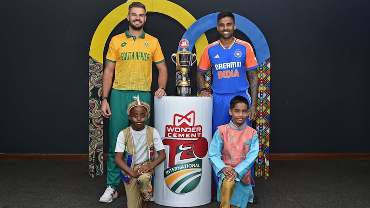 ind vs sa t20 series 2024 captain suryakumar yadav aiden markram photoshoot india vs south africa t20 head to head record IND vs SA: चमचमाती ट्रॉफी के साथ दिखे सूर्यकुमार यादव, टी20 सीरीज से पहले इस फोटोशूट ने लूटी महफिल